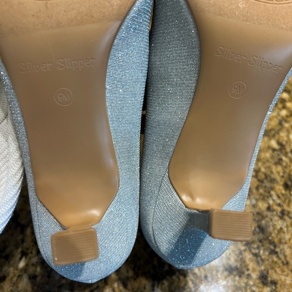 Women's Silver Heels with Bow Detail - Picture 9 of 9